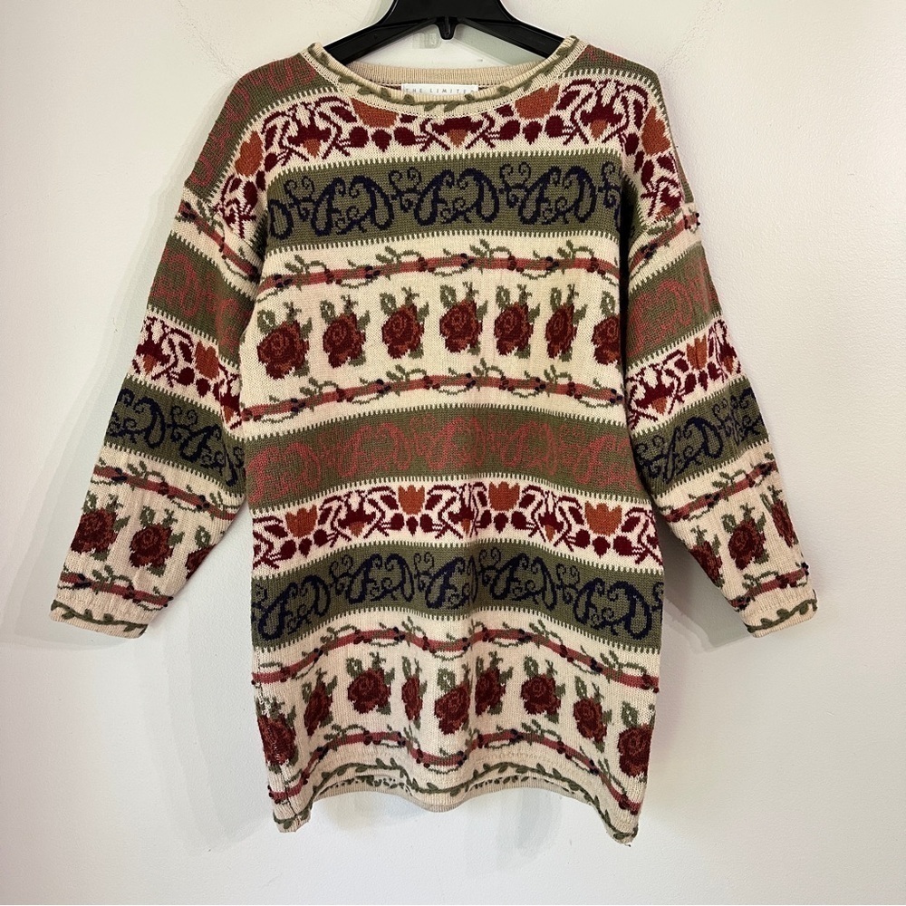 The Limited Vintage 100% Wool Knit Thick Pullover Sweater with Rose details